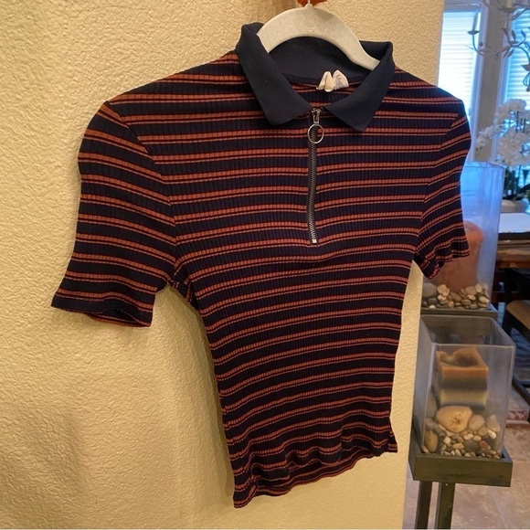 SKY and SPARROW Striped 1/4 Zipped Collared Cropped Top Size Small - Picture 2 of 6